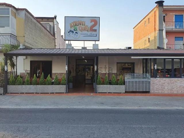 Locale Commerciale in vendita a Villaricca, Campania