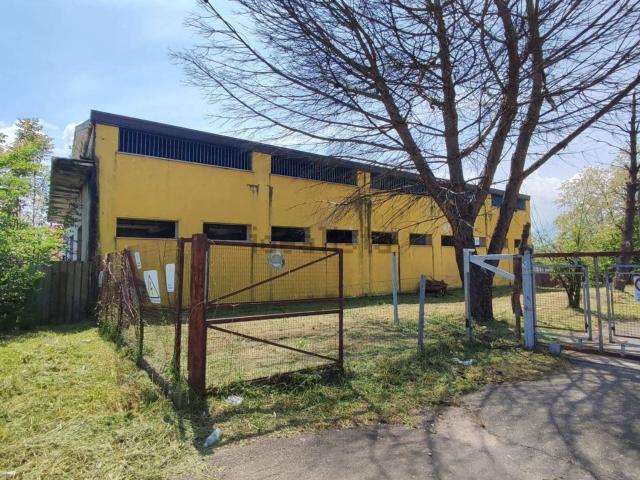 Locale Commerciale in vendita a Benevento, Campania