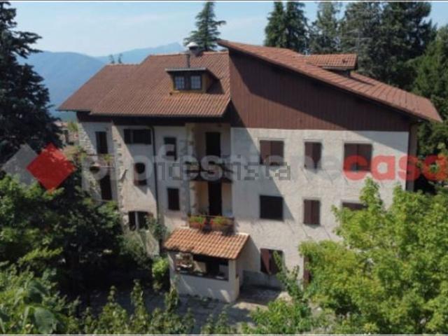 Locale Commerciale in vendita a Unione Comuni Garfagnana, Villa Collemandina