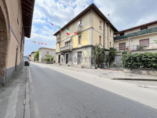 Locale Commerciale in vendita a Ospitaletto, Lombardia