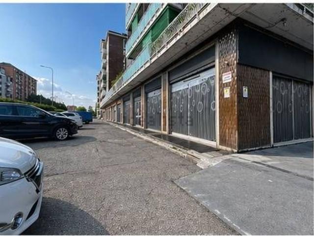 Locale Commerciale in vendita a Borgolombardo, San Giuliano Milanese