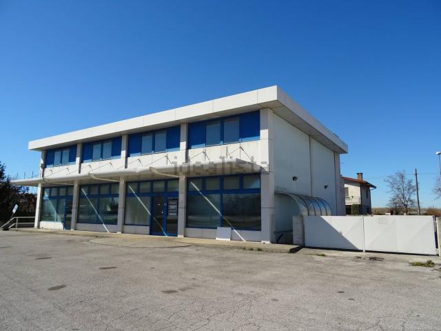 Locale Commerciale in vendita a San Giorgio Di Nogaro, Friuli-Venezia Giulia