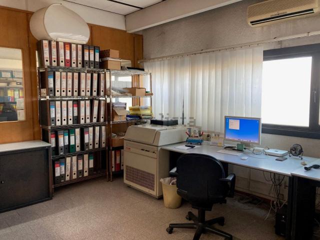 Locale Commerciale in vendita a Mezzate, Peschiera Borromeo