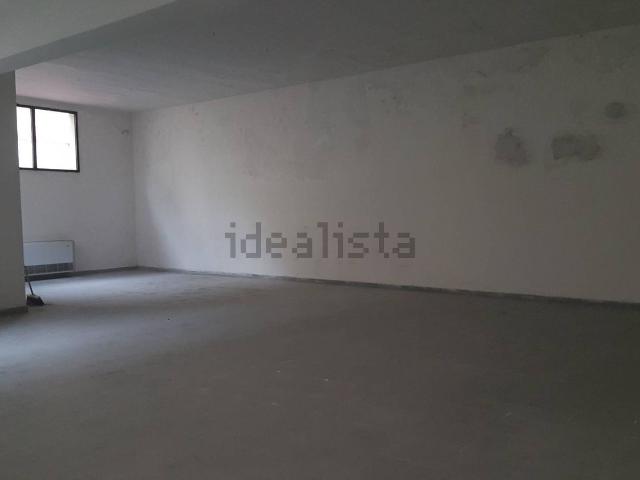 Locale Commerciale in vendita a Fucecchio, Firenze