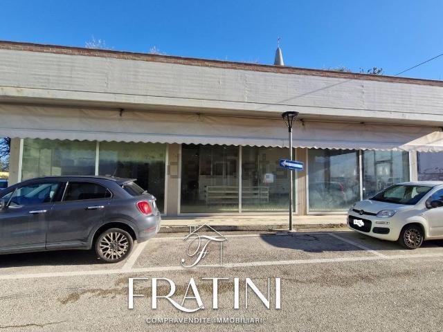 Locale Commerciale in vendita a Unione dei Comuni della Val Vibrata, Ancarano