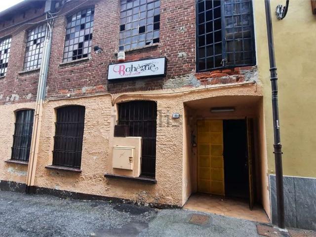 Locale Commerciale in vendita a Case Mut, Corio