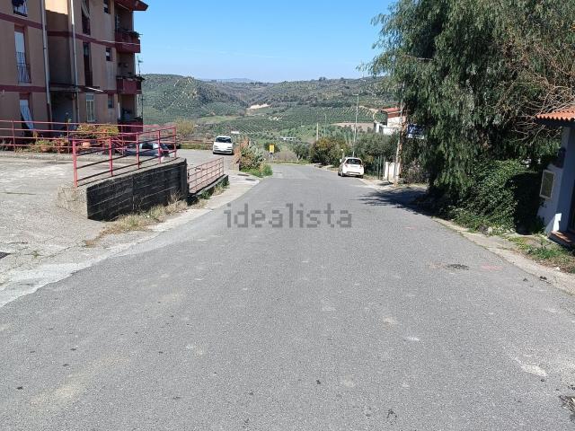 Locale Commerciale in vendita a Calabria, Catanzaro