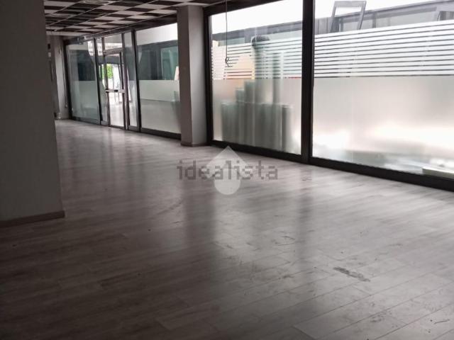 Locale Commerciale in vendita a Nerviano, Lombardia