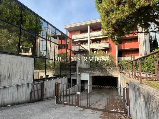 Locale Commerciale in vendita a Desenzano Del Garda, Lombardia