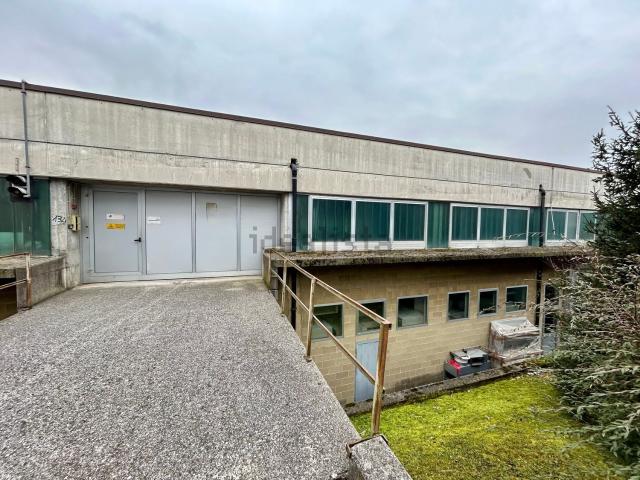 Locale Commerciale in vendita a Gandino, Lombardia
