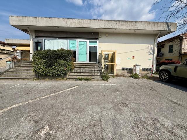 Locale Commerciale in vendita a San Colombano, Capannori