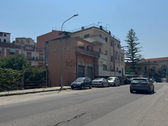 Locale Commerciale in vendita a Calabria, Reggio Calabria