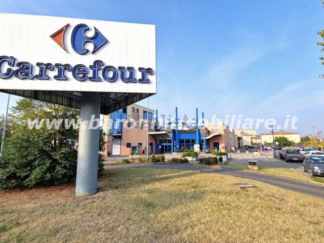 Locale Commerciale in vendita a Unione dei comuni Valli del Reno, Lavino e Samoggia, Bazzano