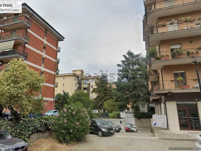Locale Commerciale in vendita a Calabria, Cosenza