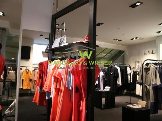 Locale Commerciale in vendita a Burggrafenamt - Burgraviato, Lagundo - Algund
