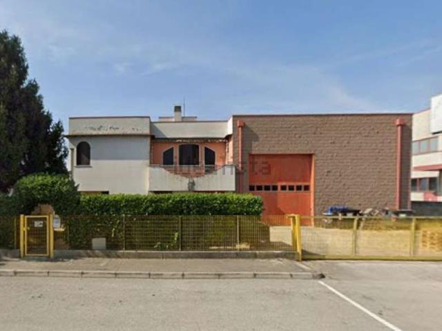 Locale Commerciale in vendita a Ponte San Nicolò, Veneto