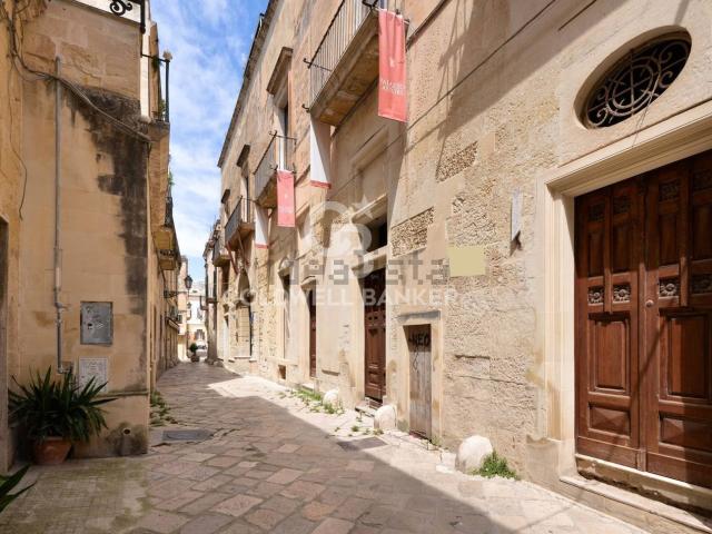 Locale Commerciale in vendita a Puglia, Lecce