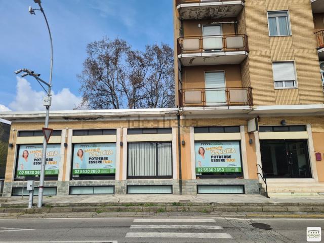 Locale Commerciale in vendita a Peschiera Borromeo, Lombardia