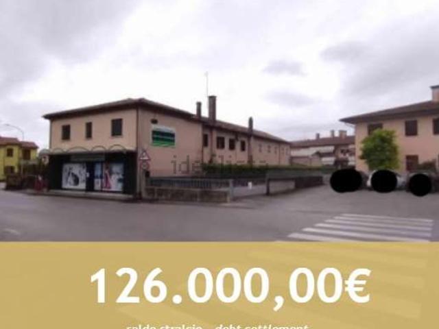 Locale Commerciale in vendita a Sovernigo, Paese