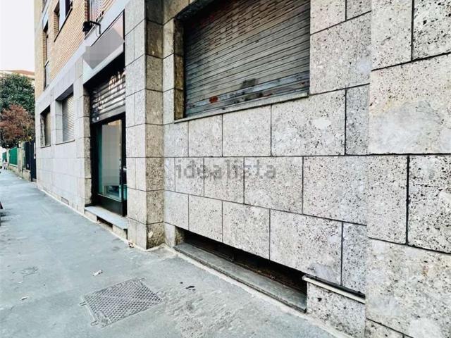 Locale Commerciale in vendita a Municipio 7, Milano