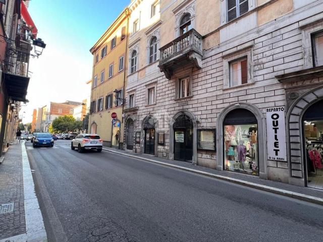 Locale Commerciale in vendita a Roma Capitale, Lazio