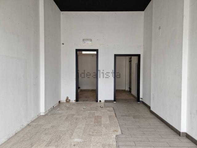 Locale Commerciale in vendita a Comunità della Vallagarina, Borgo Sacco