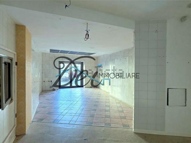 Locale Commerciale in vendita a Unione Comuni Garfagnana, Castelnuovo Di Garfagnana