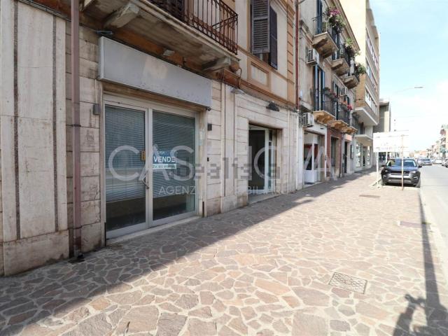 Locale Commerciale in vendita a Giulianova, Abruzzo