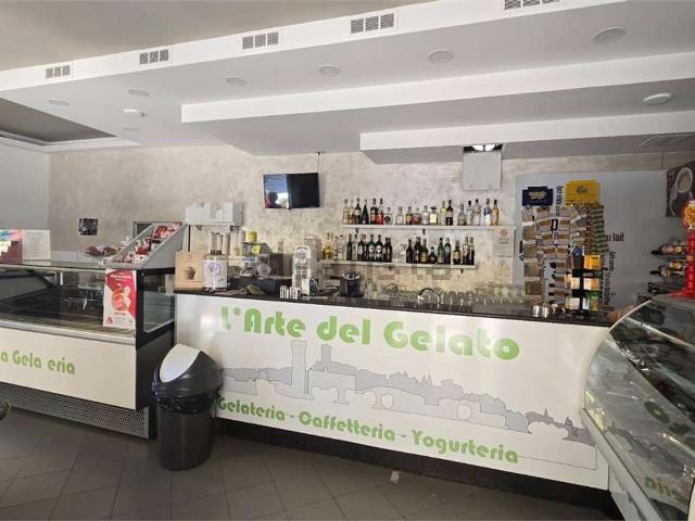 Locale Commerciale in vendita a Corciano, Umbria