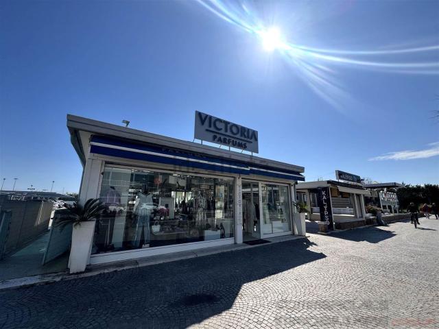 Locale Commerciale in vendita a Chioggia, Veneto
