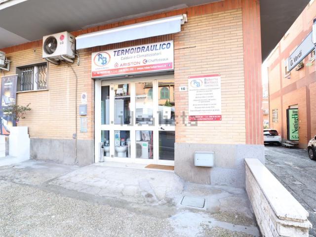 Locale Commerciale in vendita a Roma Capitale, Lazio