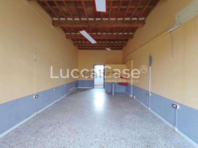 Locale Commerciale in vendita a San Concordio, Bagni Di Lucca Ponte