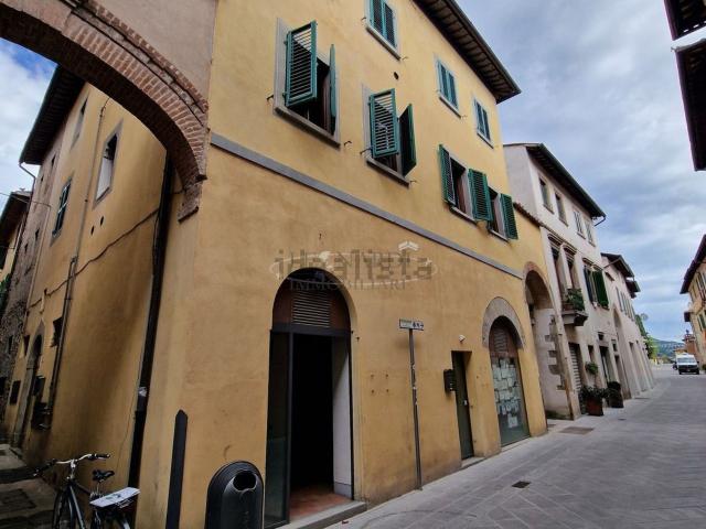 Locale Commerciale in vendita a Sansepolcro, Arezzo