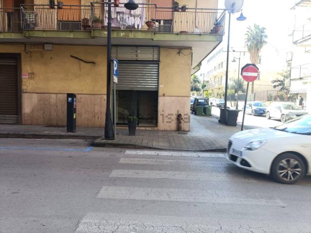 Locale Commerciale in vendita a Angri, Campania