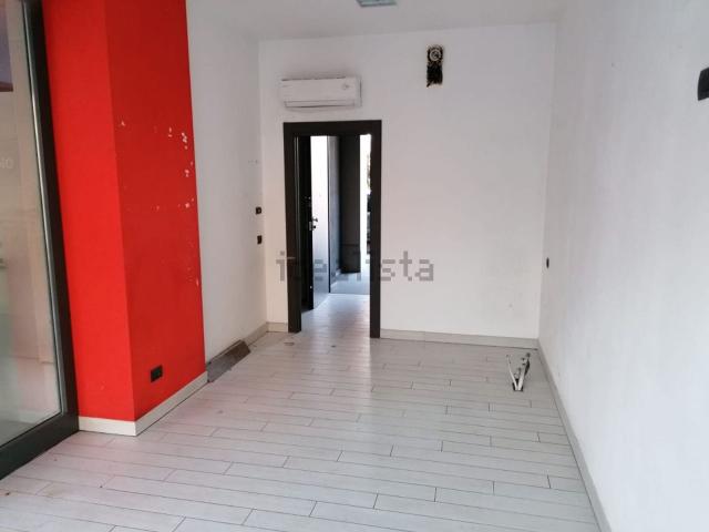 Locale Commerciale in vendita a Piemonte, Cuneo