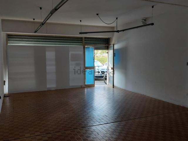 Locale Commerciale in vendita a Borgo Dolomiti, Adria