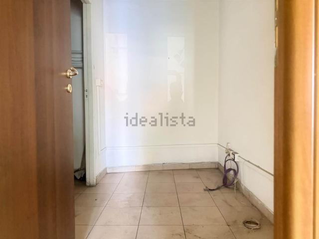 Locale Commerciale in vendita a Borgo-Sanzio, Catania