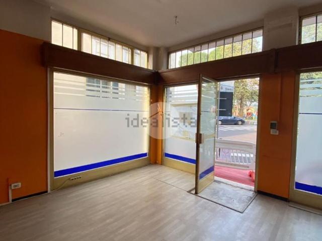 Locale Commerciale in vendita a Pedrengo, Lombardia