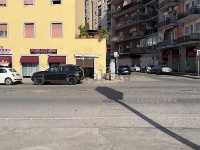 Locale Commerciale in vendita a Goretti, Latina