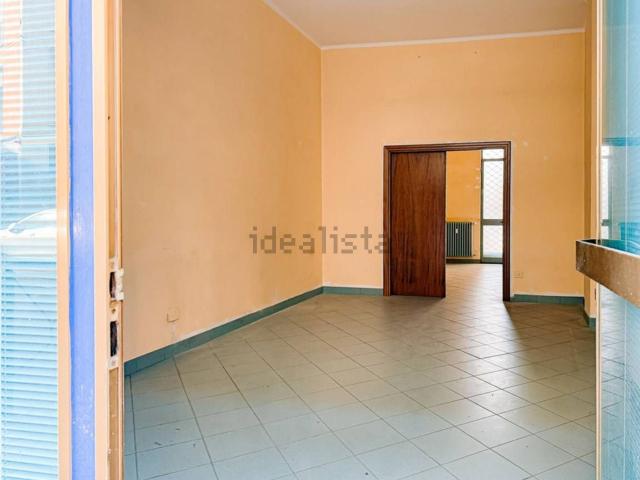 Locale Commerciale in vendita a Voghera, Lombardia