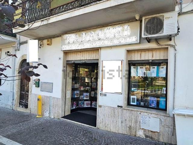 Locale Commerciale in vendita a Roma Capitale, Lazio