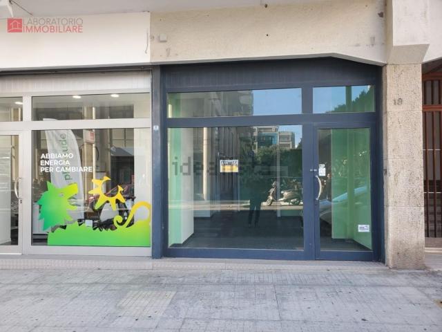Locale Commerciale in vendita a Puglia, Lecce