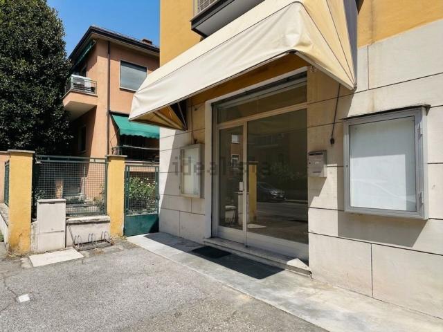 Locale Commerciale in vendita a San Donato-San Vitale, Bologna