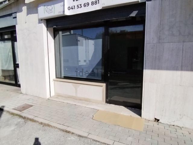 Locale Commerciale in vendita a Mestre-Carpenedo, Venezia