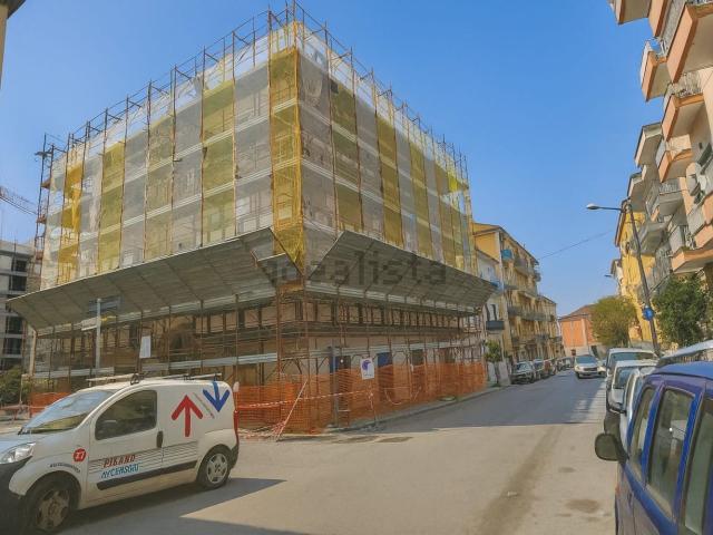 Locale Commerciale in vendita a Eboli, Campania