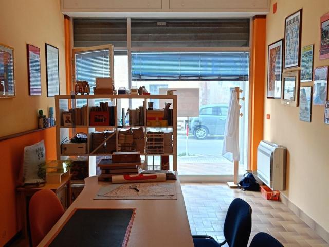 Locale Commerciale in vendita a Puglia, Lecce
