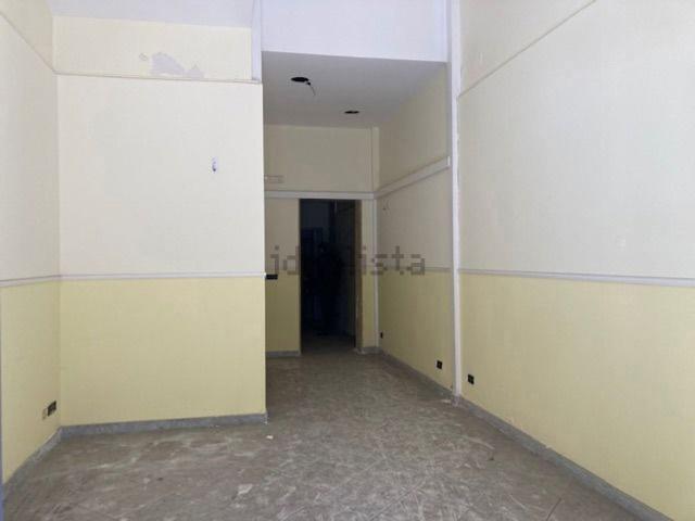Locale Commerciale in vendita a Puglia, Taranto