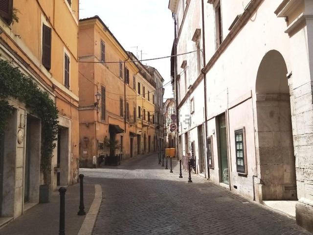 Locale Commerciale in vendita a Civita Castellana, Lazio