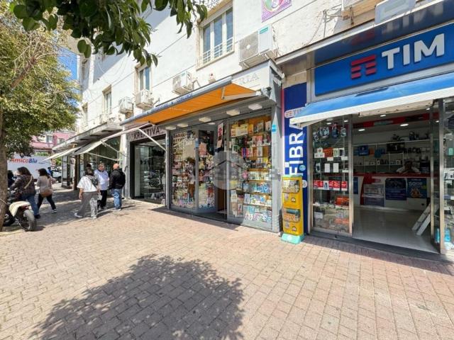 Locale Commerciale in vendita a Camaldoli, Campania