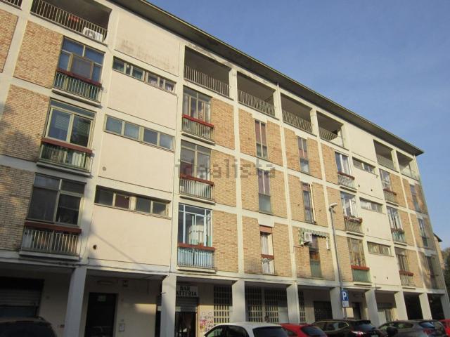 Locale Commerciale in vendita a Ferrara, Reggio Emilia